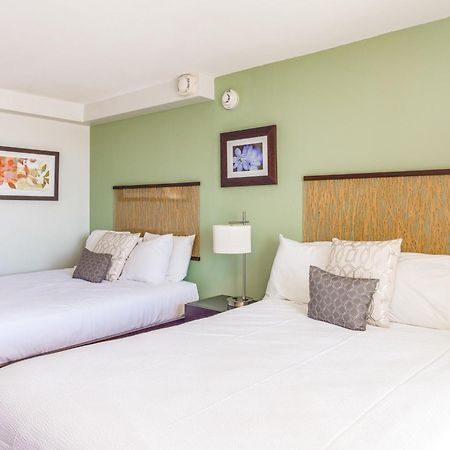 Island Colony Suites Honolulu Room photo