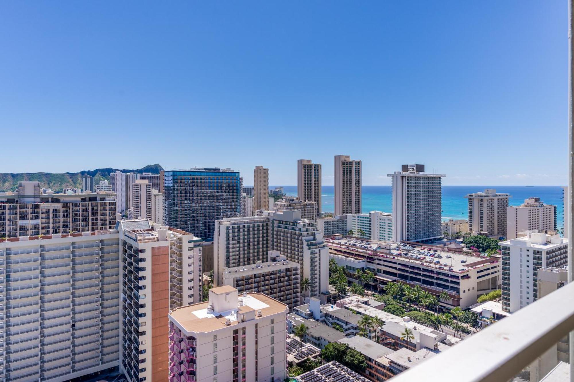 Island Colony Suites Honolulu Room photo