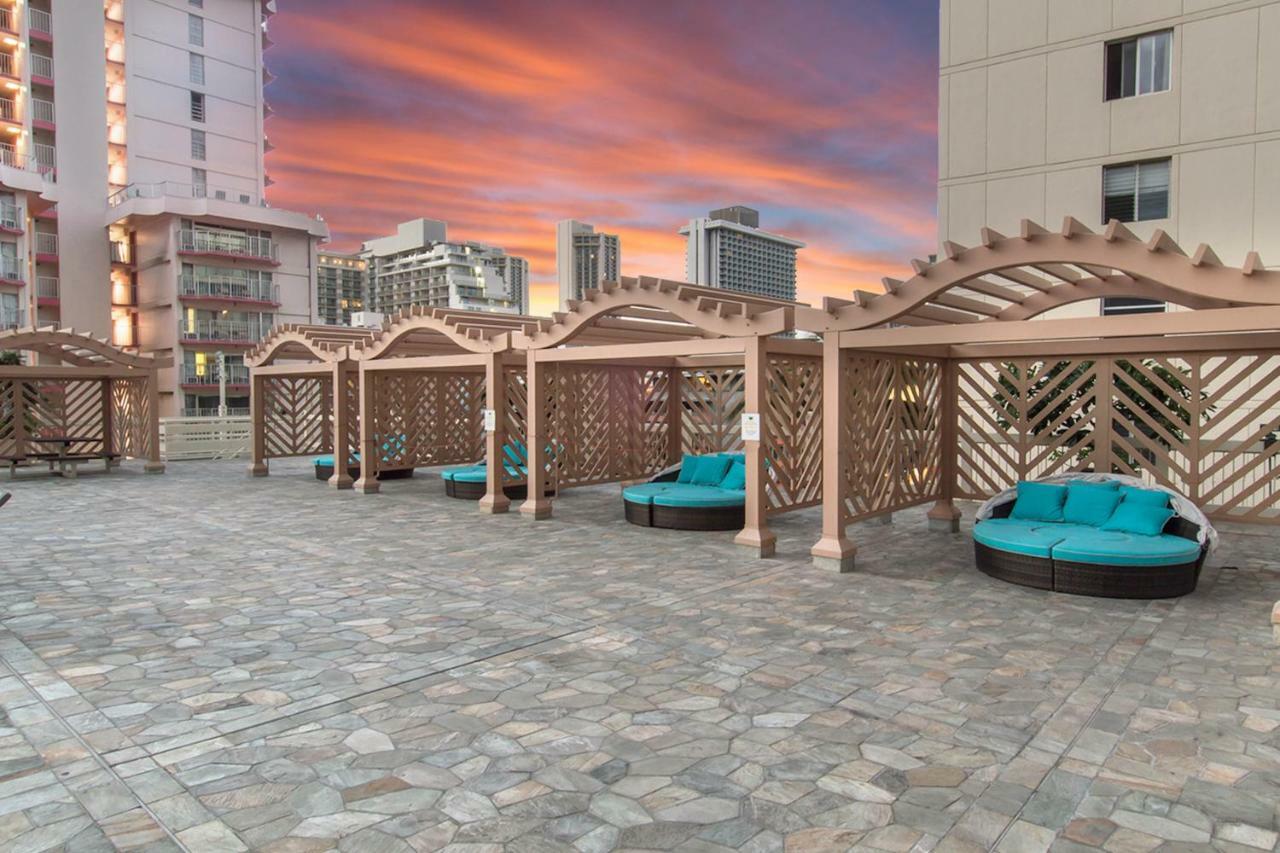 Island Colony Suites Honolulu Exterior photo